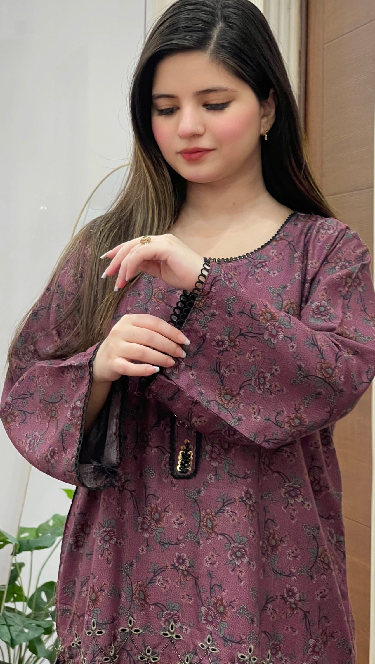 Amara Hand Embroidered 2Pc